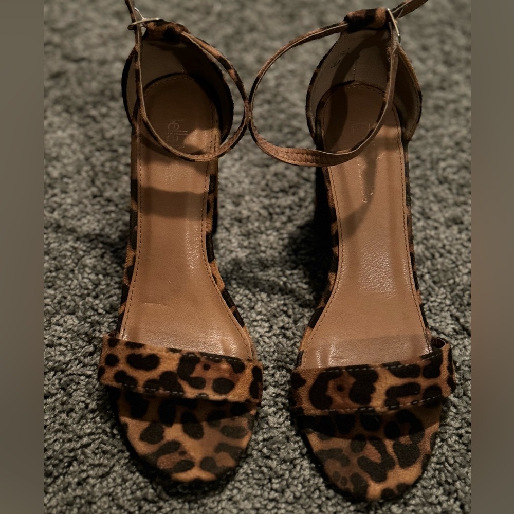 Leopard Heels Bella Marie size 9